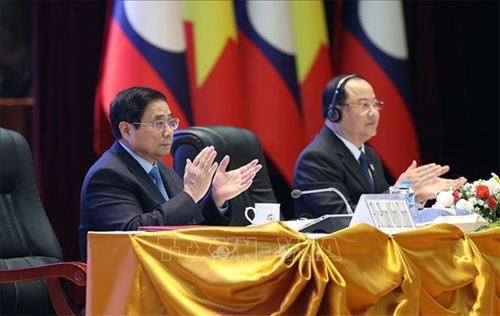 Thủ tướng Chính phủ Phạm Minh Chính và Thủ tướng Lào Sonexay Siphandone chủ trì Hội nghị Hợp tác đầu tư Việt Nam – Lào